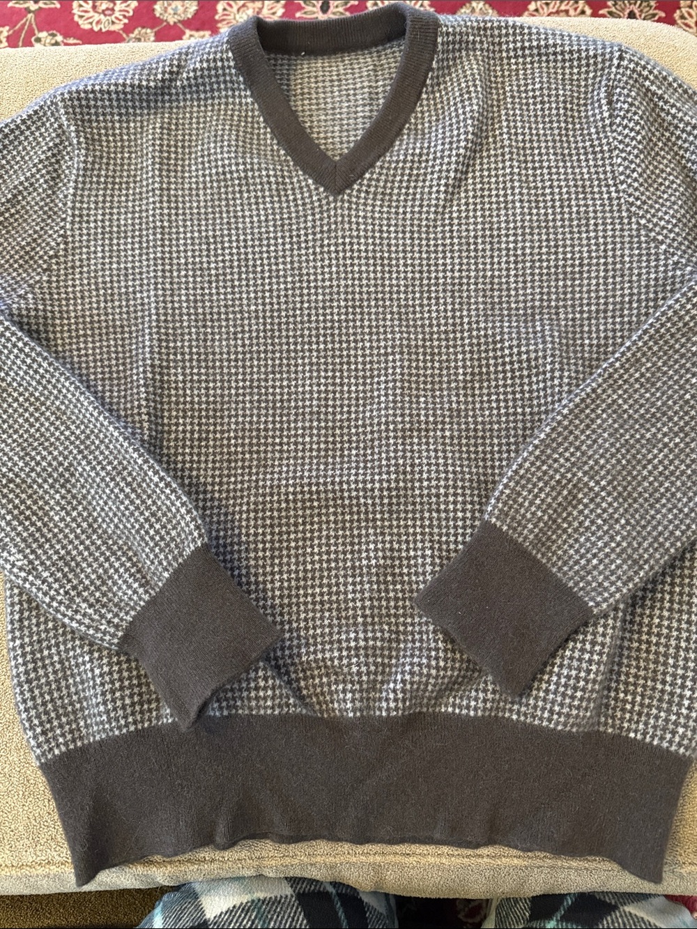Scott James V-Neck Cashmere Sweater Size Medium Brown Plaid (TD)